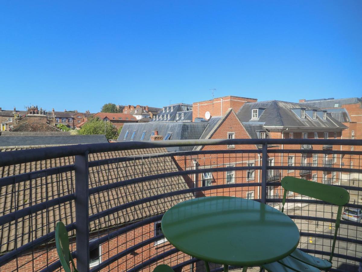 12 Woodsmill Quay Apartment York Bagian luar foto
