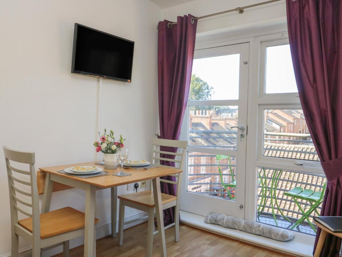 12 Woodsmill Quay Apartment York Bagian luar foto
