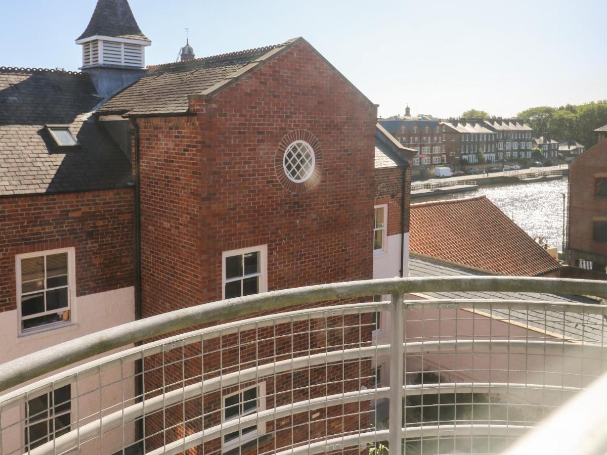 12 Woodsmill Quay Apartment York Bagian luar foto