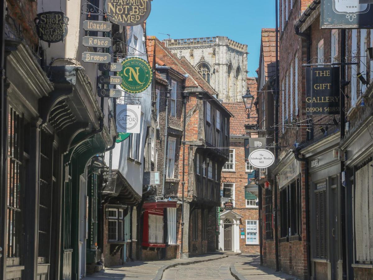 12 Woodsmill Quay Apartment York Bagian luar foto